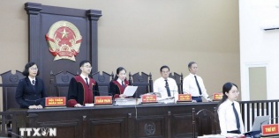 Tòa án triệu tập không đến có sao không?